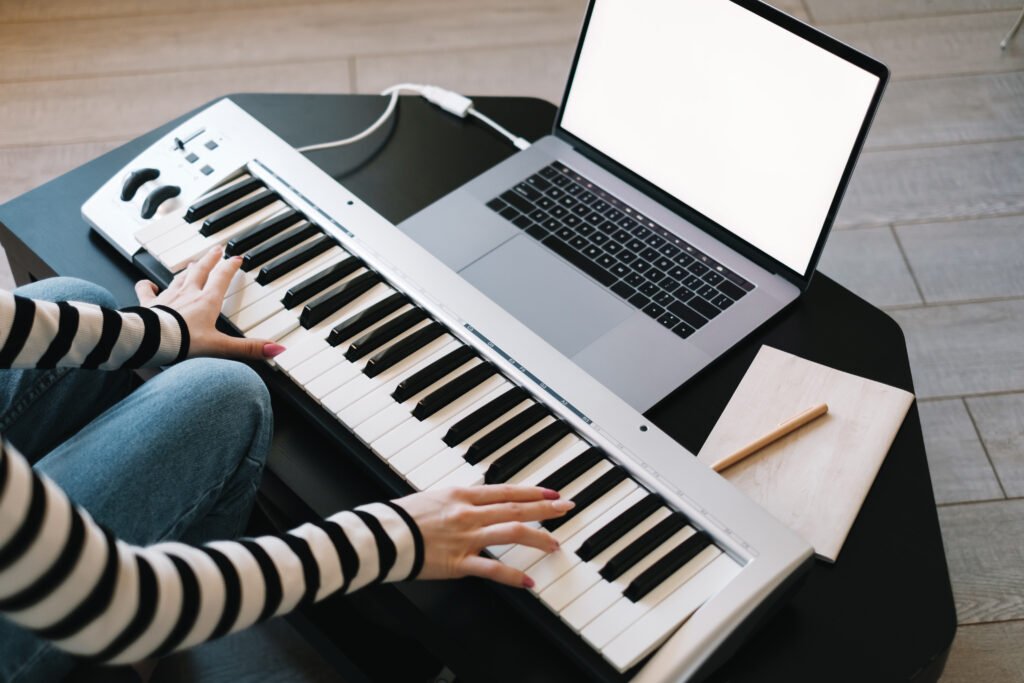 online learning piano
